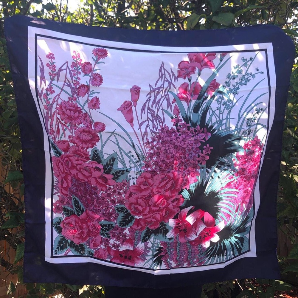 Vintage floral print scarf